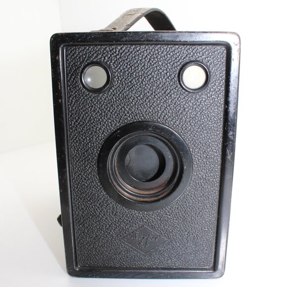 Vintage Aqfa D-6 Cadet Box Camera - Picture 2 of 12